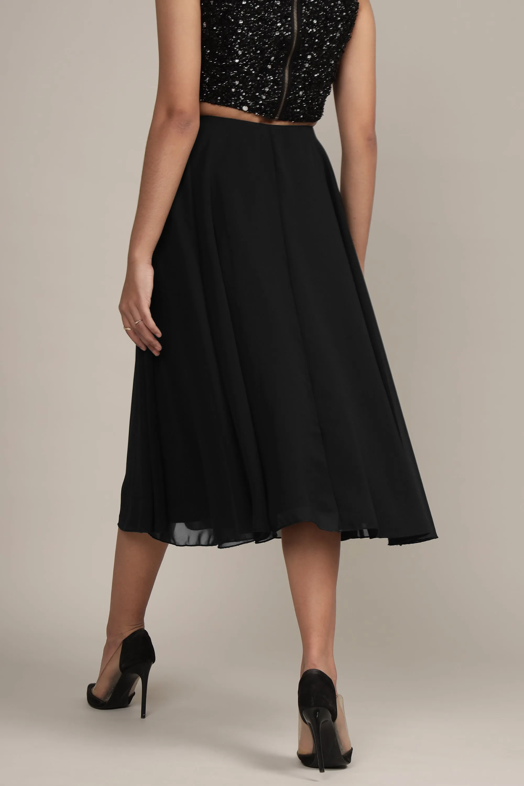 Skye Midi Skirt in Black