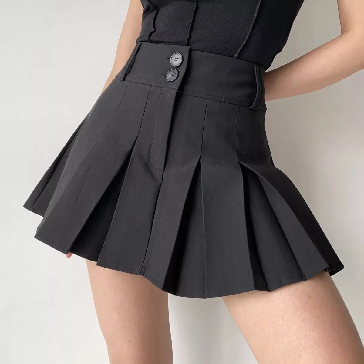 Wenkouban - Campus Drama Button Pleated Skirt